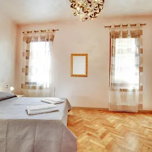 Delle Acque 2*, Venecia Italia